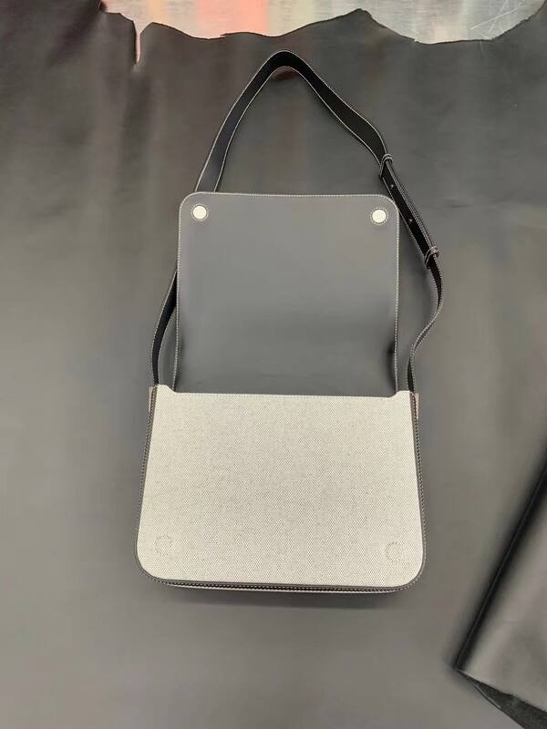 Burberry Black shoulder bag — Premium Replica