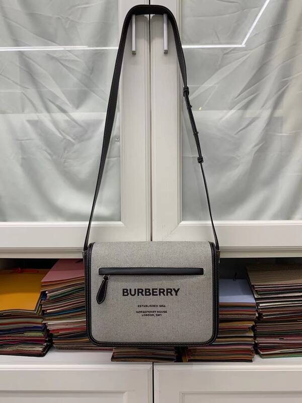 Burberry Black shoulder bag — Premium Replica