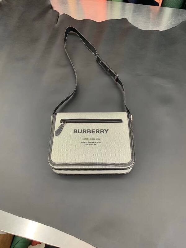 Burberry Black shoulder bag — Premium Replica