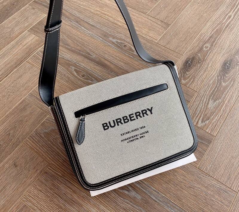 Burberry Black shoulder bag — 1:1 Replica