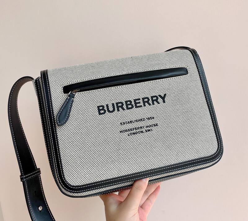 Burberry Black shoulder bag — Top Quality Replica