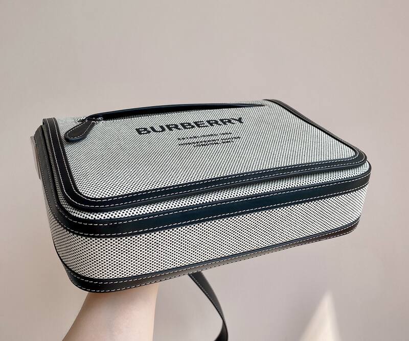 Burberry Black shoulder bag — Top Quality Replica
