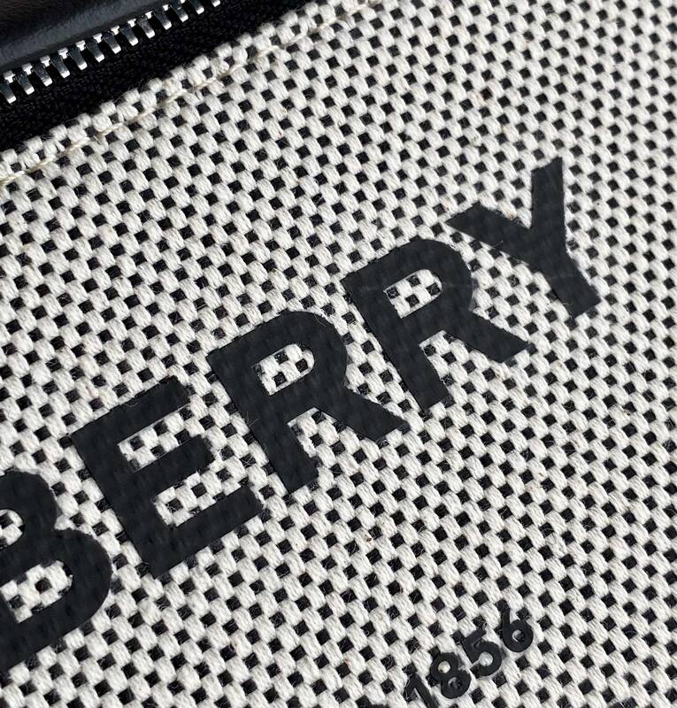 Burberry Black shoulder bag — Top Quality Replica