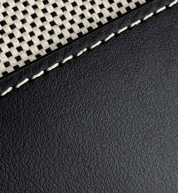 Burberry Black shoulder bag — Top Quality Replica