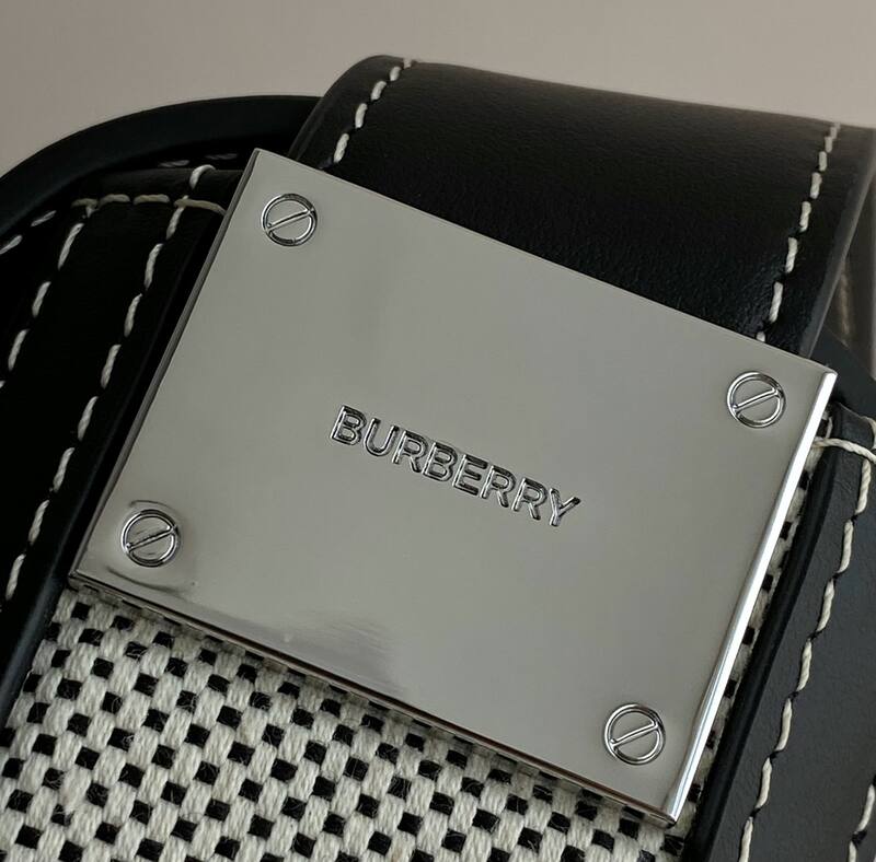 Burberry Black shoulder bag — 1:1 Replica