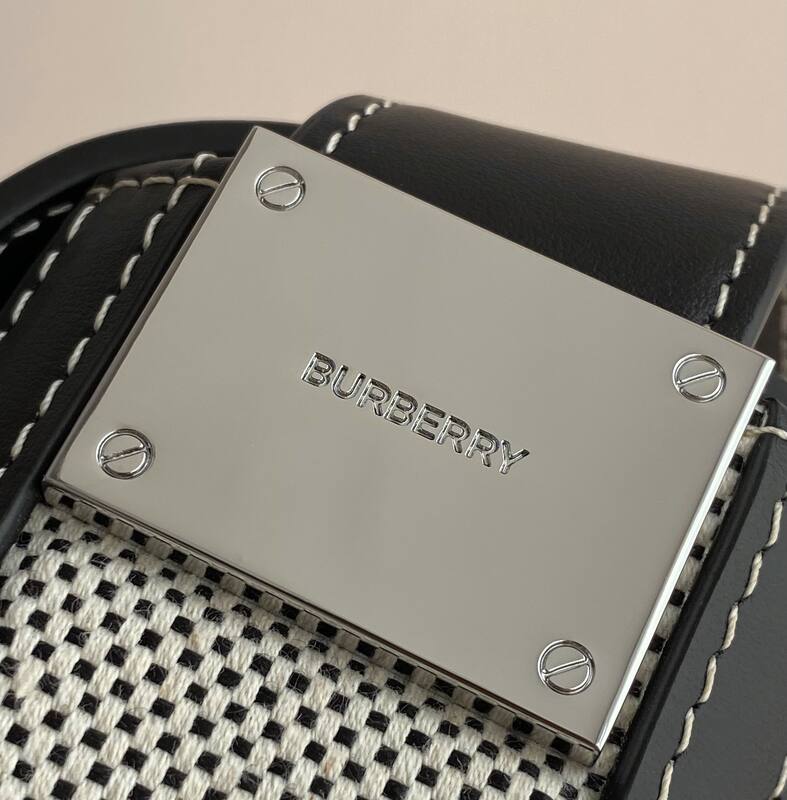 Burberry Black shoulder bag — 1:1 Replica