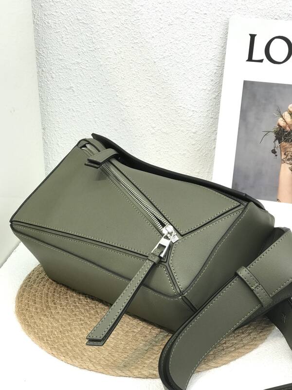 Loewe Green 25x18x10cm shoulder bag — Premium Replica
