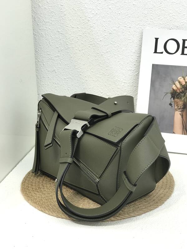 Loewe Green 25x18x10cm shoulder bag — Premium Replica