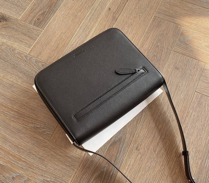 Burberry Black shoulder bag — AAA Quality Replica