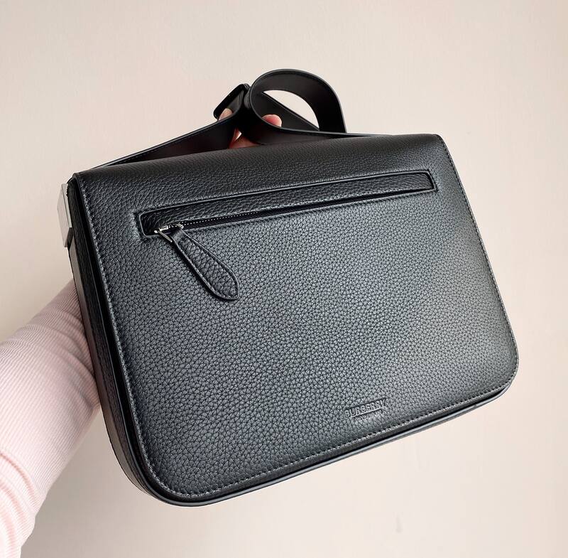 Burberry Black shoulder bag — Premium Replica