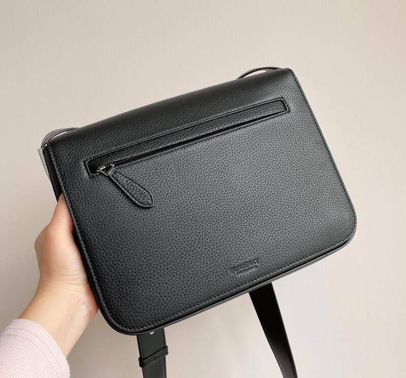 Burberry Black shoulder bag — Premium Replica