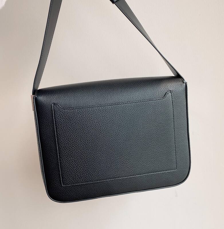 Burberry Black shoulder bag — Premium Replica