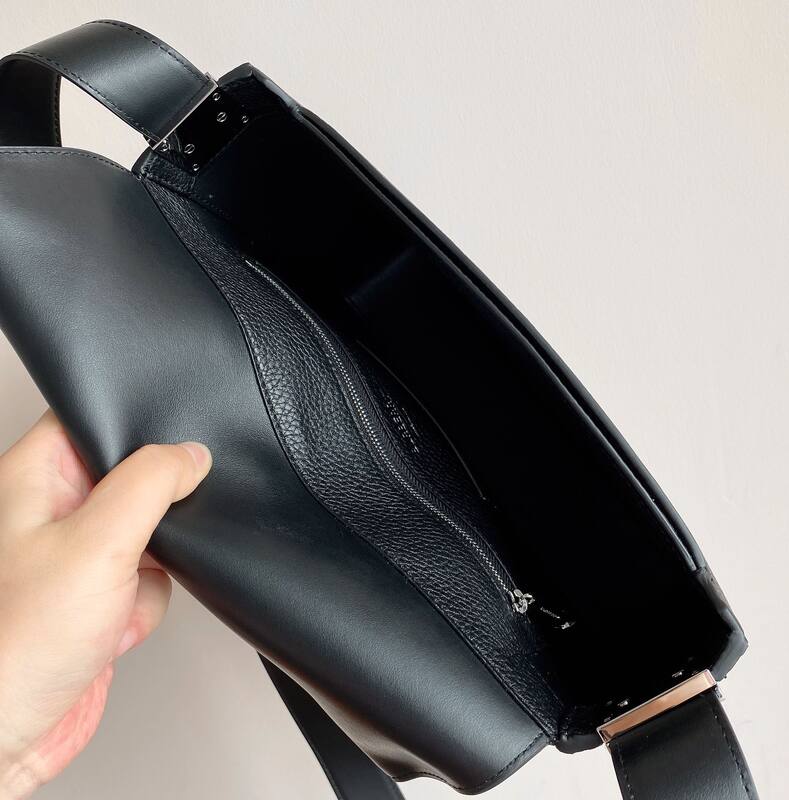 Burberry Black shoulder bag — Premium Replica