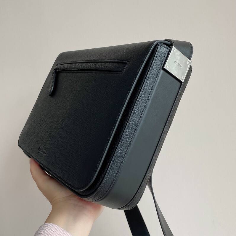 Burberry Black shoulder bag — Premium Replica