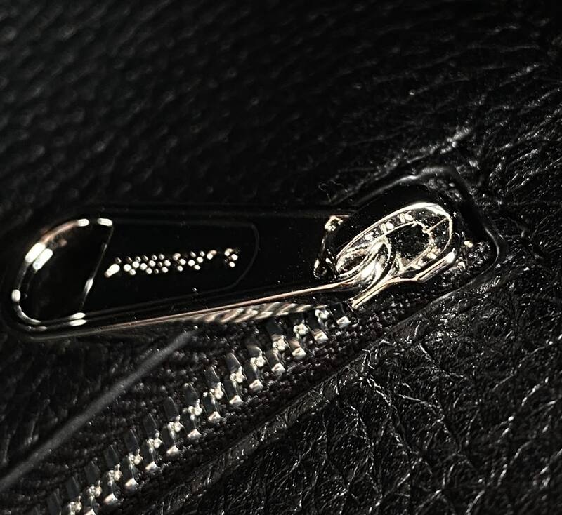 Burberry Black shoulder bag — AAA Quality Replica