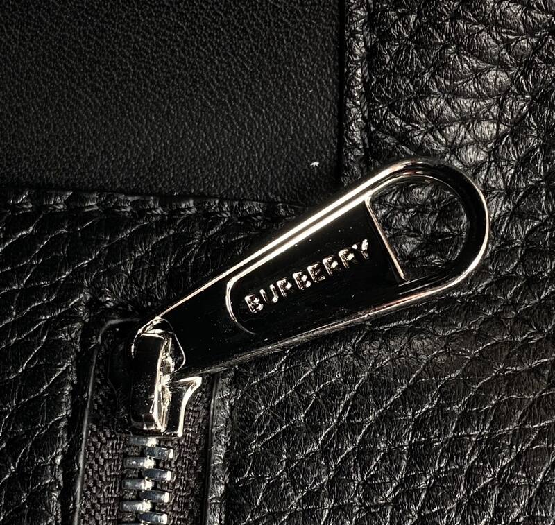 Burberry Black shoulder bag — AAA Quality Replica