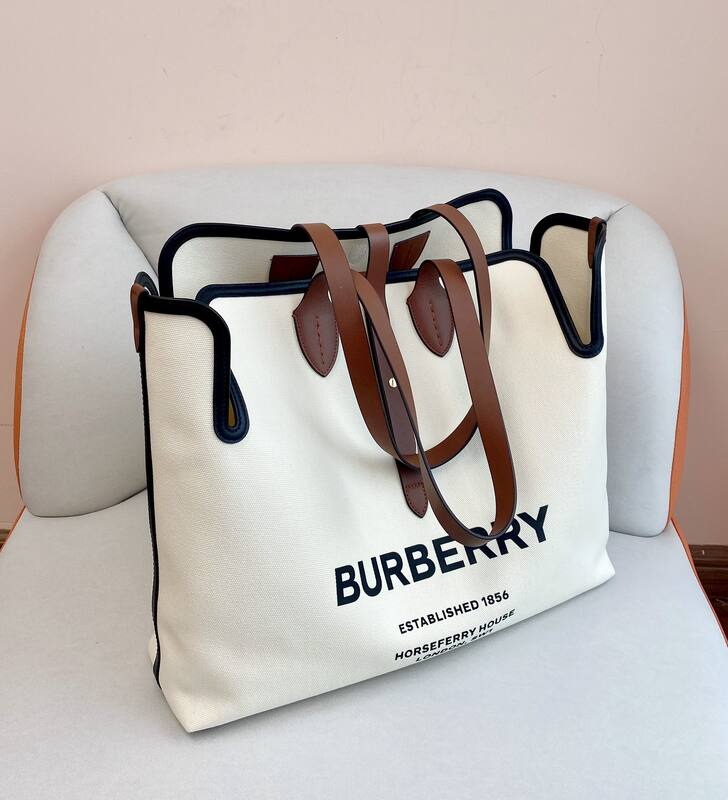 Burberry Brown 40x30x16cm shoulder bag — AAA Quality Replica