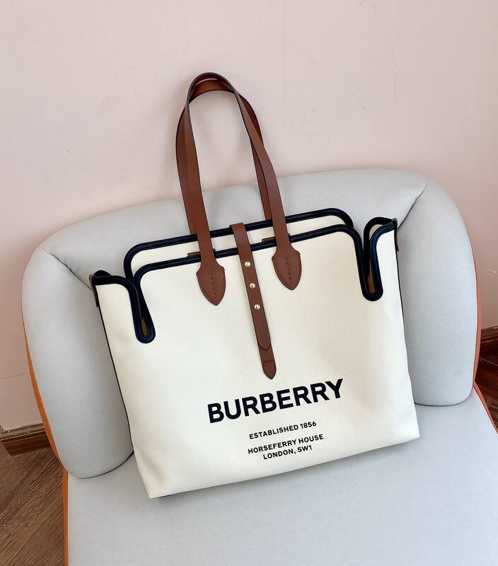Burberry Brown 40x30x16cm shoulder bag — AAA Quality Replica