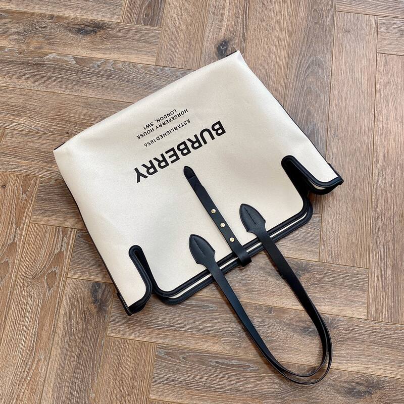 Burberry Black shoulder bag — AAA Quality Replica