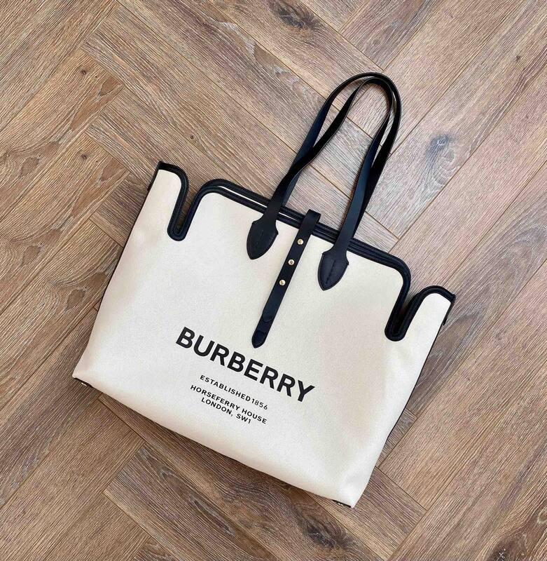 Burberry Black shoulder bag — AAA Quality Replica