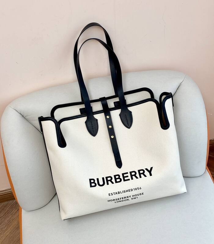 Burberry Black 40x30x16cm shoulder bag — AAA Quality Replica