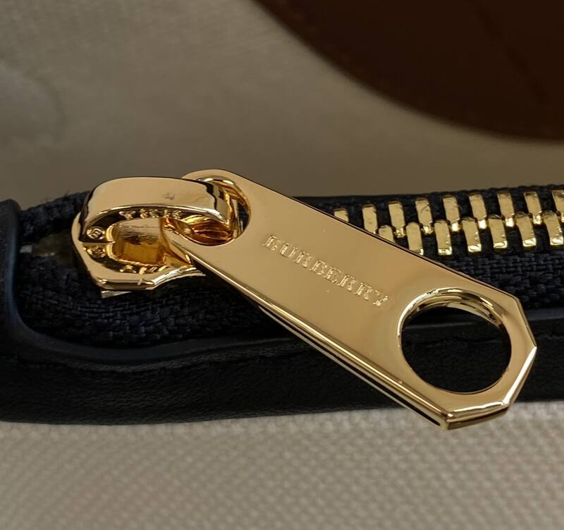 Burberry Black shoulder bag — Top Quality Replica