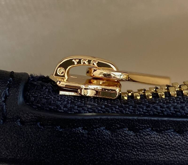 Burberry Black shoulder bag — Top Quality Replica