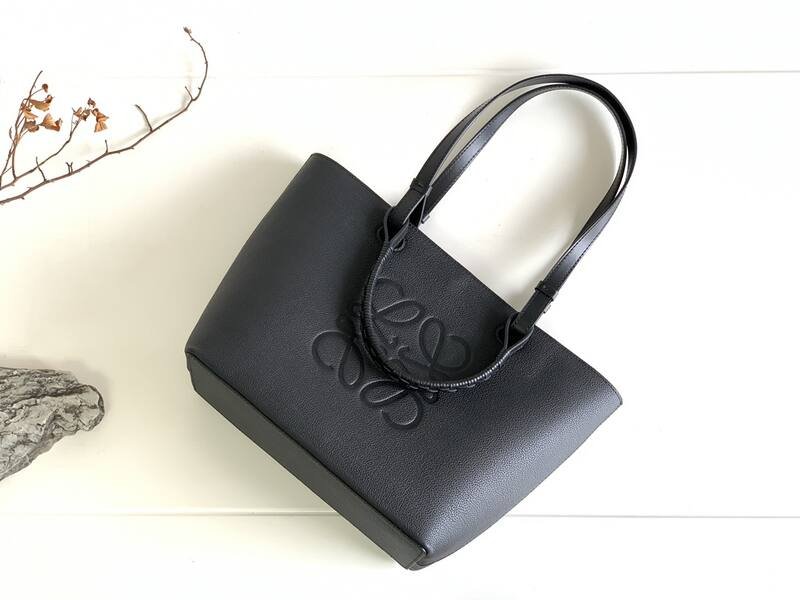 Loewe Black 25x18x10cm shoulder bag — Top Quality Replica