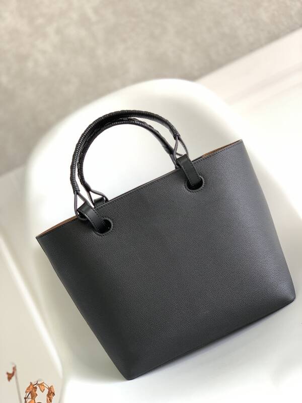 Loewe Black 25x18x10cm shoulder bag — Top Quality Replica
