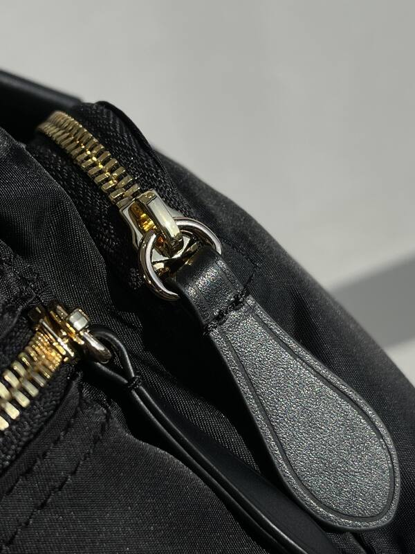 Burberry Black shoulder bag — Premium Replica