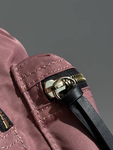 Burberry Black shoulder bag 1 1 Replica