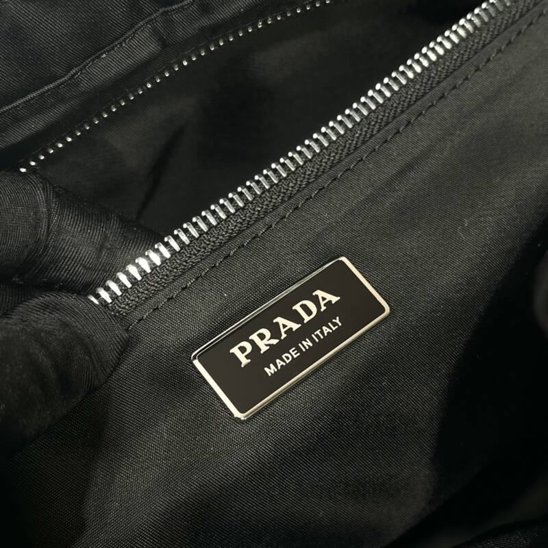 Prada Black 40x30x16cm shoulder bag — Premium Replica