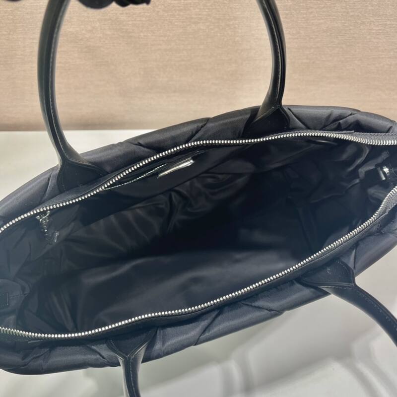 Prada Black 40x30x16cm shoulder bag — Premium Replica