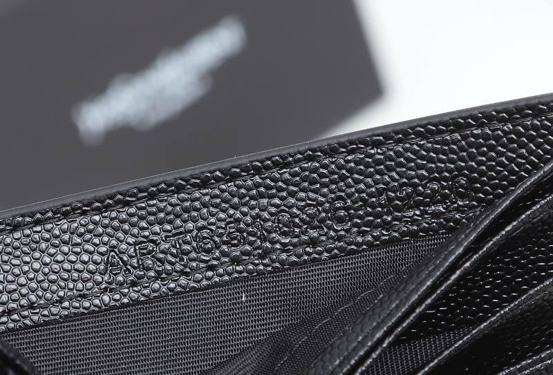 Yves Saint Laurent Monogram wallet Black 11x18x2cm everyday — Top Quality Replica