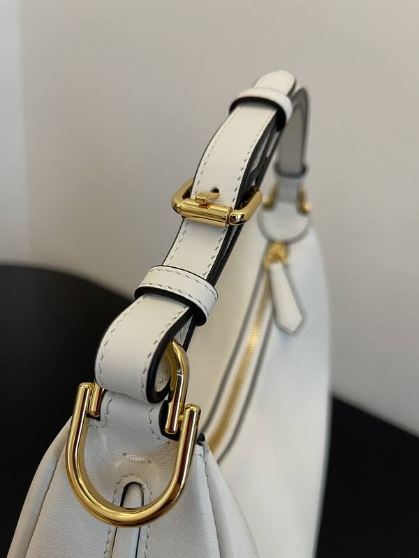 Fendi White 25x18x10cm shoulder bag — Top Quality Replica