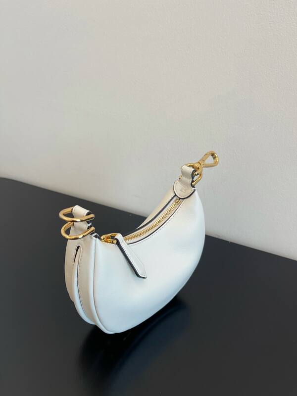 Fendi White shoulder bag — 1:1 Replica