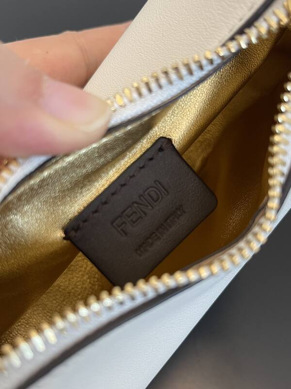 Fendi White shoulder bag — 1:1 Replica