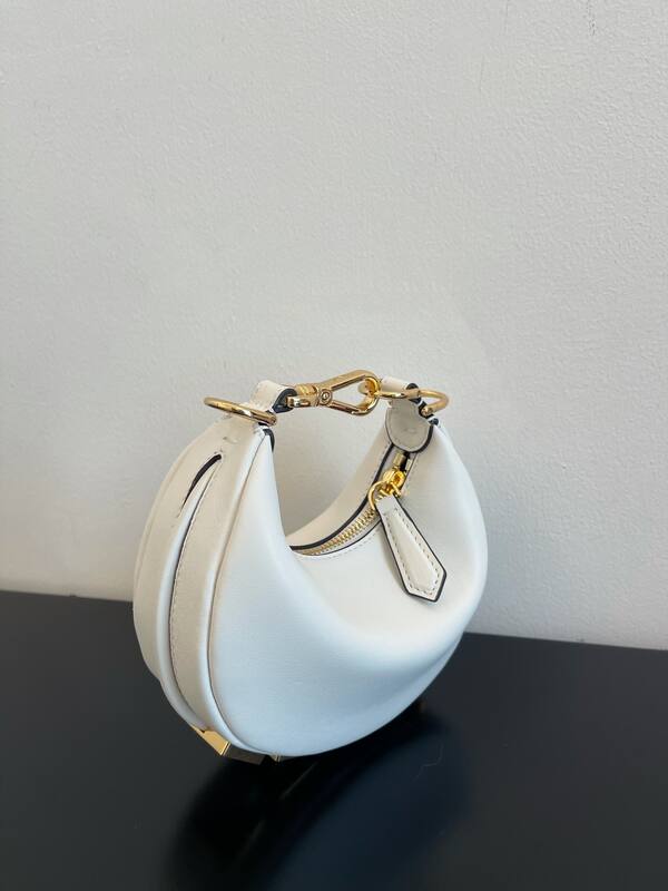 Fendi White shoulder bag — 1:1 Replica