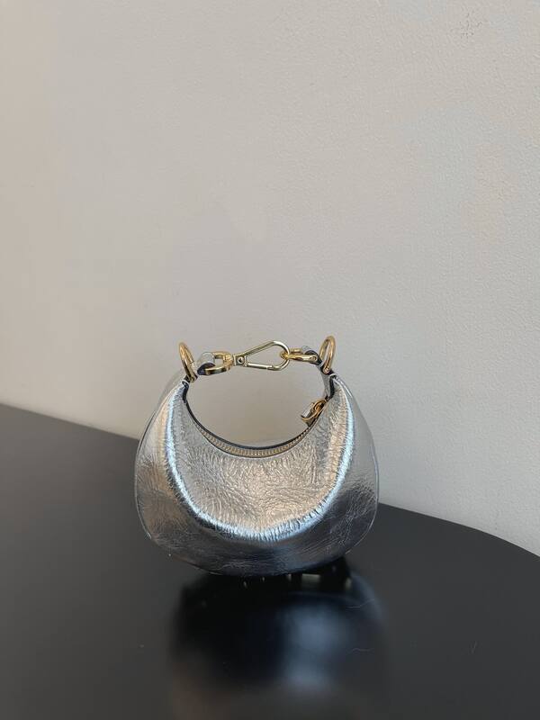 Fendi Silver shoulder bag — Top Quality Replica
