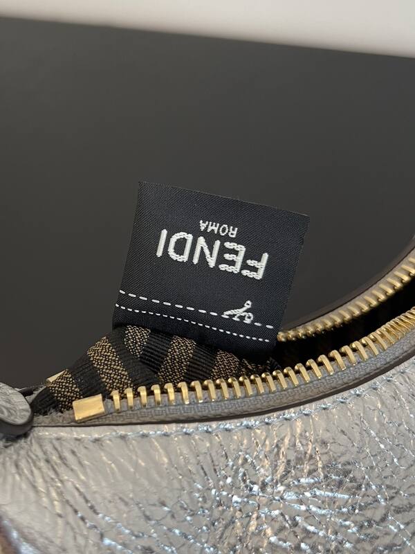 Fendi Silver shoulder bag — Top Quality Replica