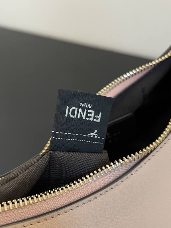 Fendi Pink 25x18x10cm shoulder bag — Premium Replica