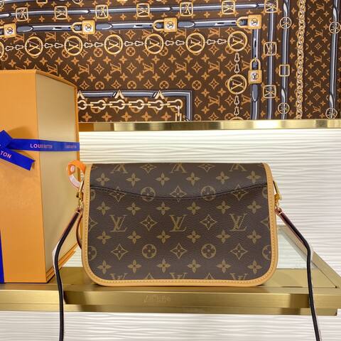 Louis Vuitton M45985 Monogram crossbody Premium Replica