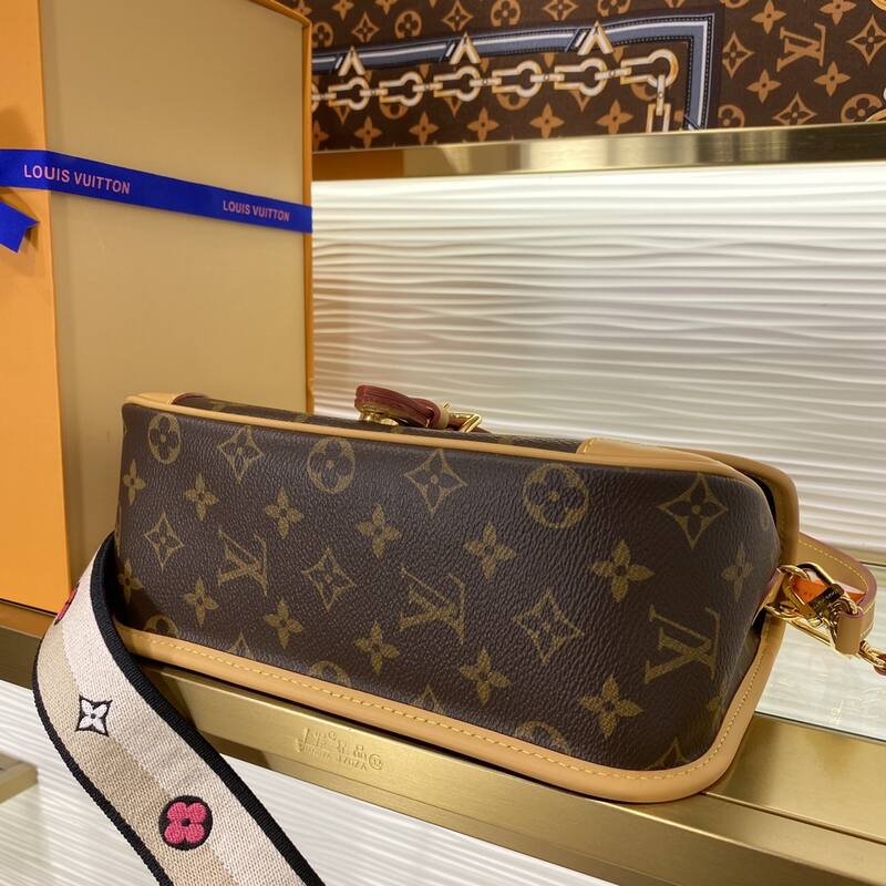 Louis Vuitton M45985 Monogram crossbody — Premium Replica