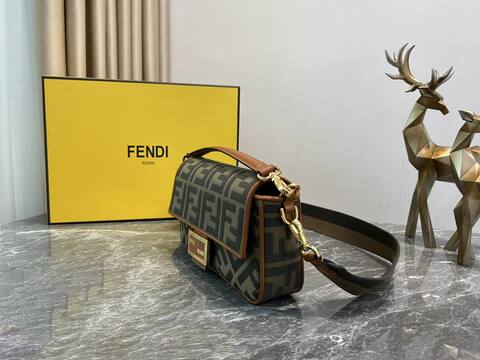Fendi shoulder bag 1 1 Replica