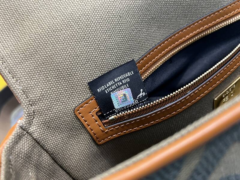 Fendi shoulder bag — 1:1 Replica