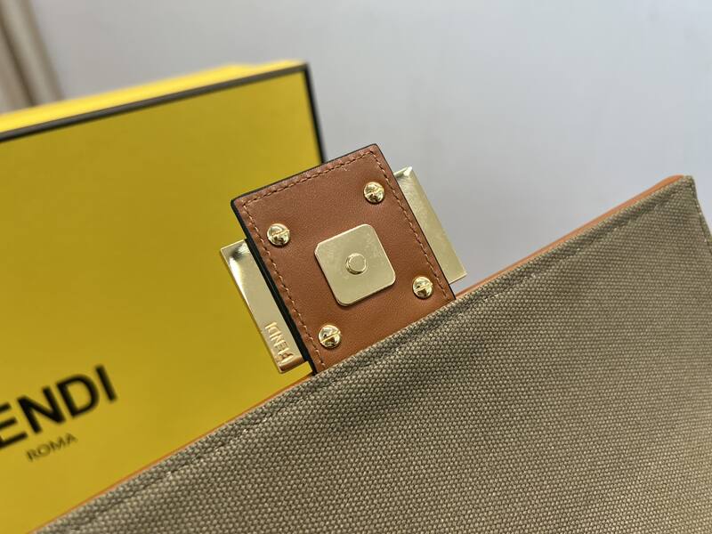 Fendi shoulder bag — 1:1 Replica
