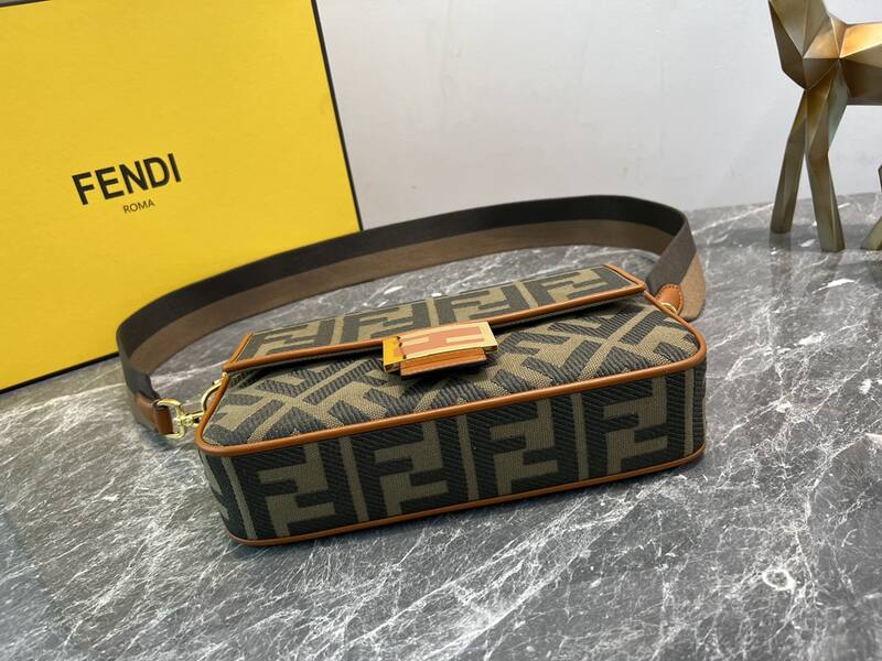 Fendi shoulder bag — 1:1 Replica