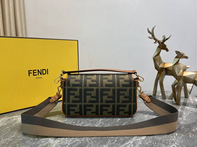 Fendi shoulder bag — 1:1 Replica