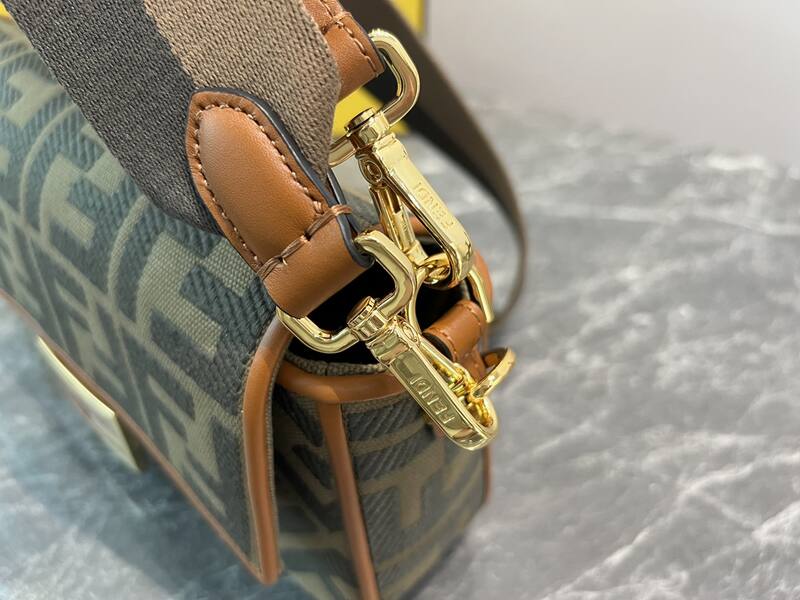 Fendi shoulder bag — 1:1 Replica