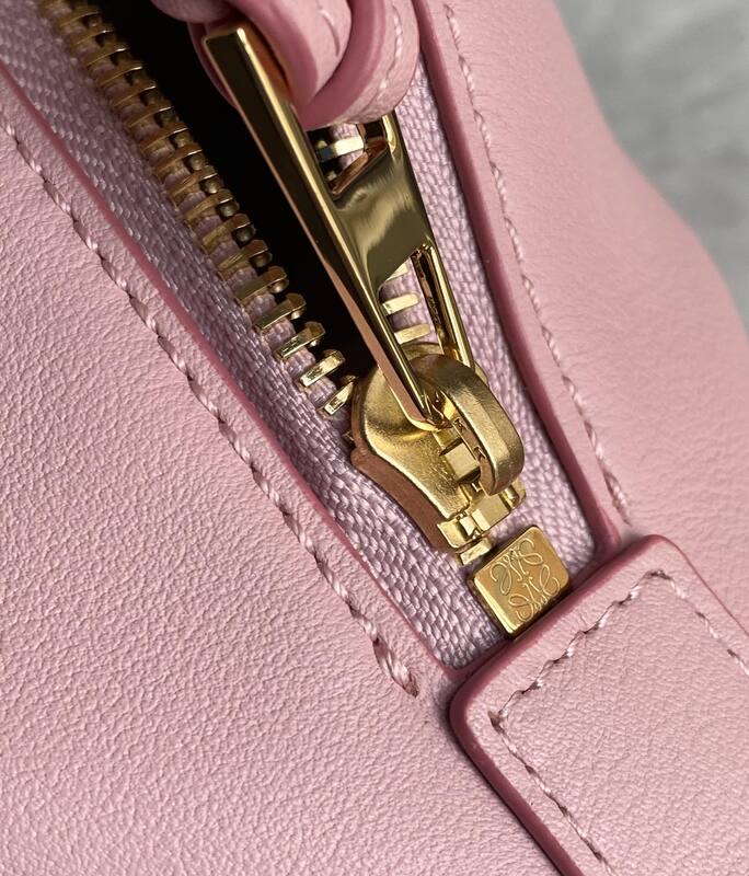 Loewe Pink 25x18x10cm shoulder bag — AAA Quality Replica